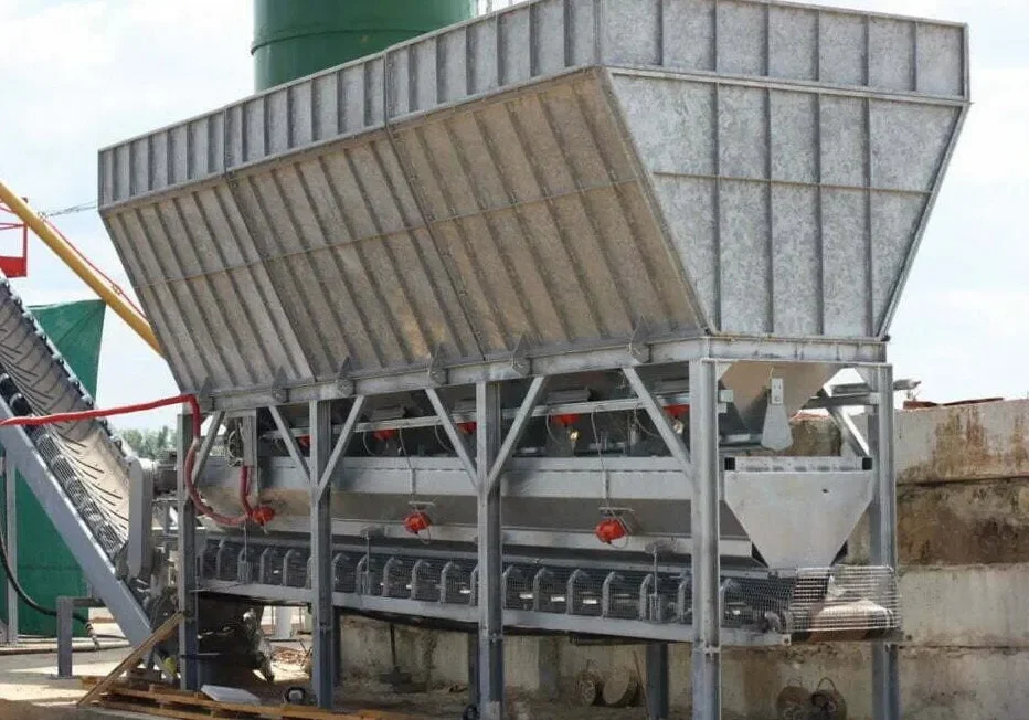 Aggregate In-Line Hopper with Conveying System.